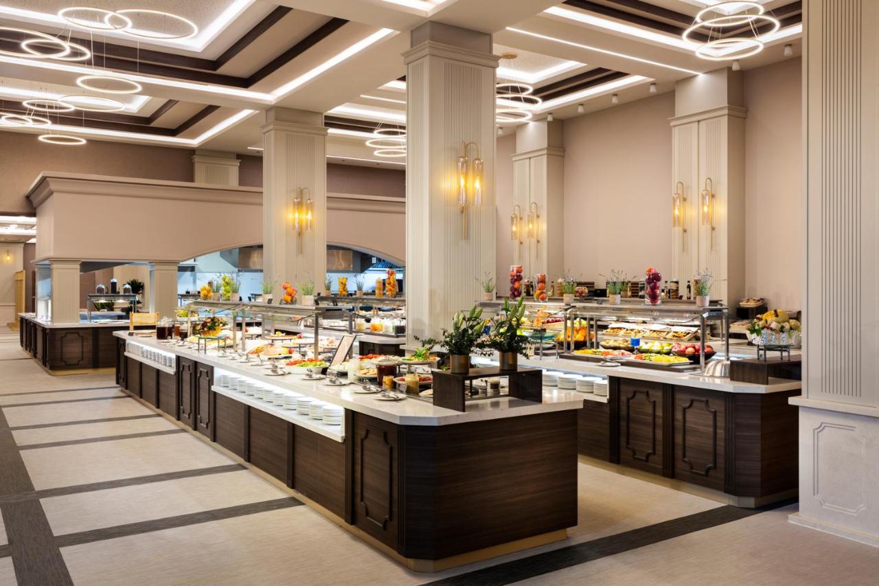 Kings' Valley Medical & Spa Hotel Kazanlŭk Eksteriør billede The buffet at the Grand Hyatt Hotel, Amman, Jordan