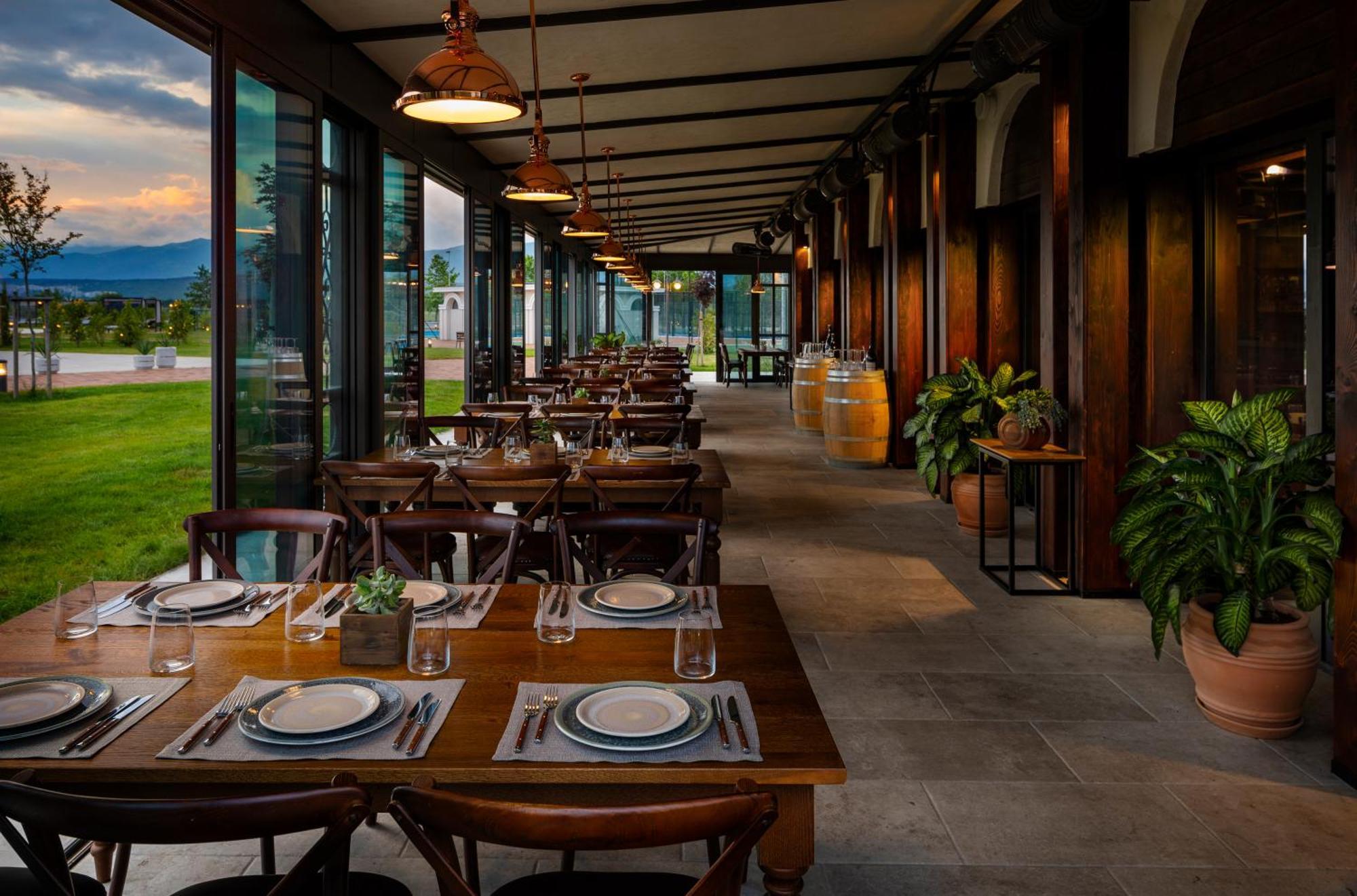 Kings' Valley Medical & Spa Hotel Kazanlŭk Eksteriør billede Restaurant