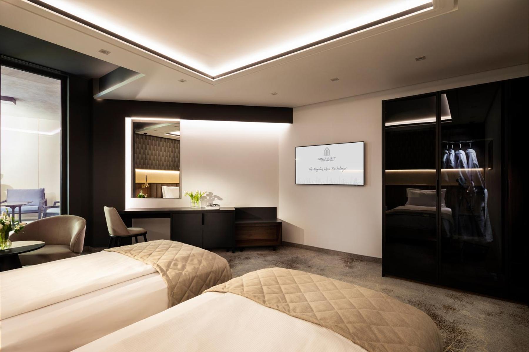 Kings' Valley Medical & Spa Hotel Kazanlŭk Eksteriør billede A room at the hotel